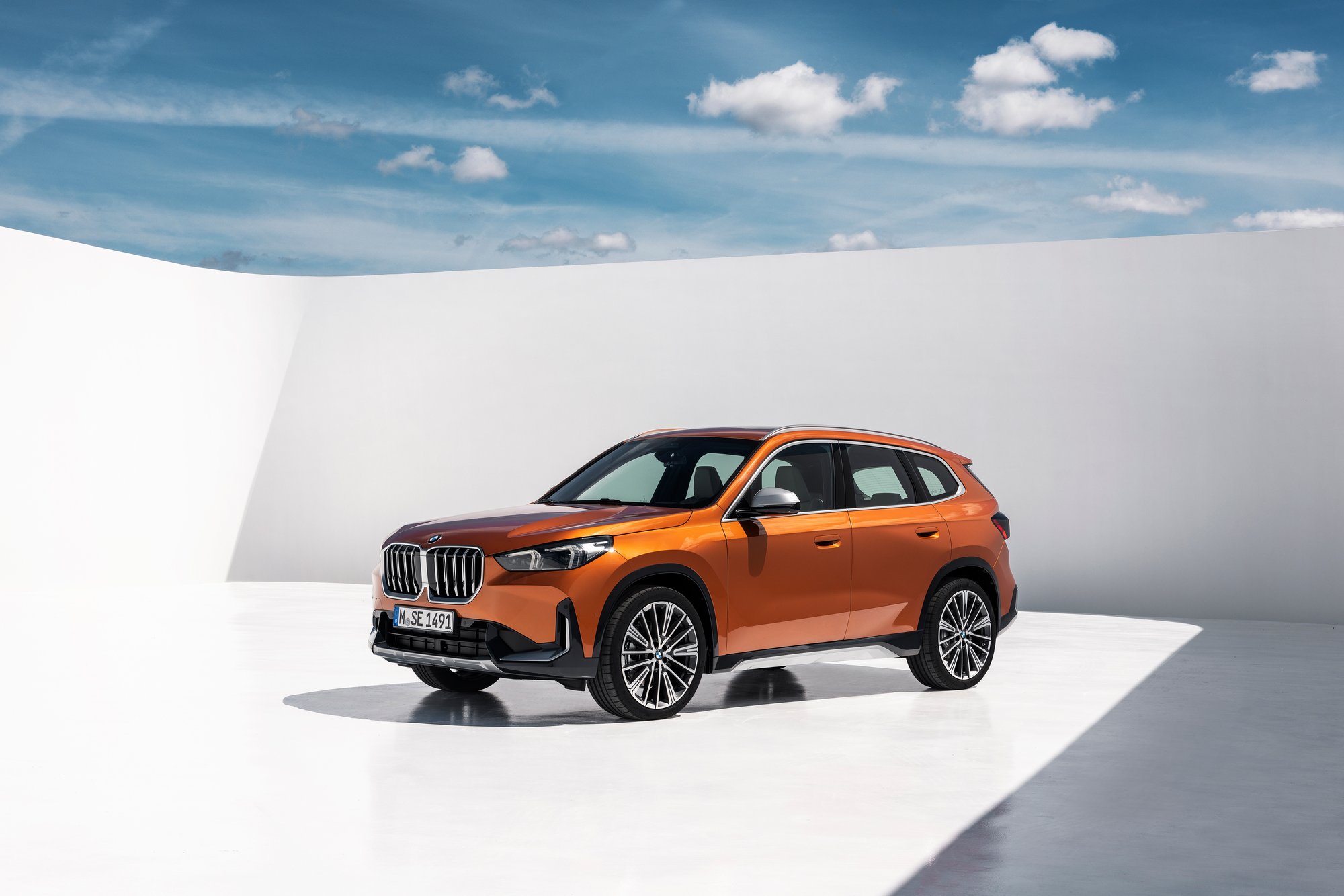 P90465583_highRes_the-all-new-bmw-x1-x
