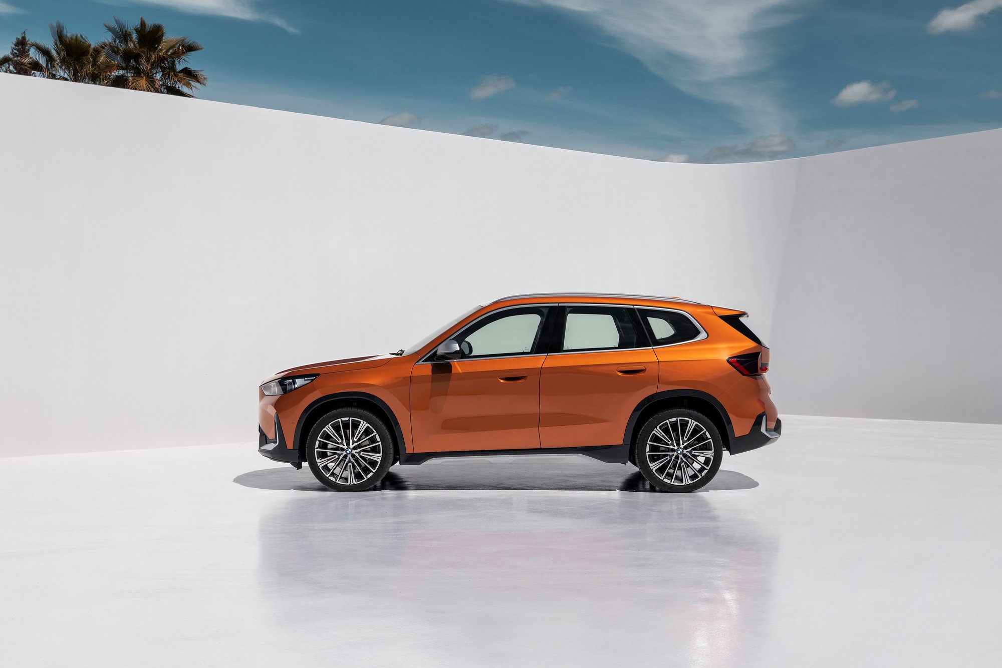 P90465585_highRes_the-all-new-bmw-x1-x