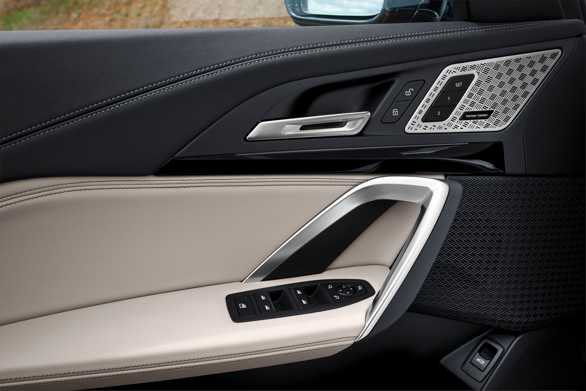 P90465618_highRes_the-all-new-bmw-x1-x