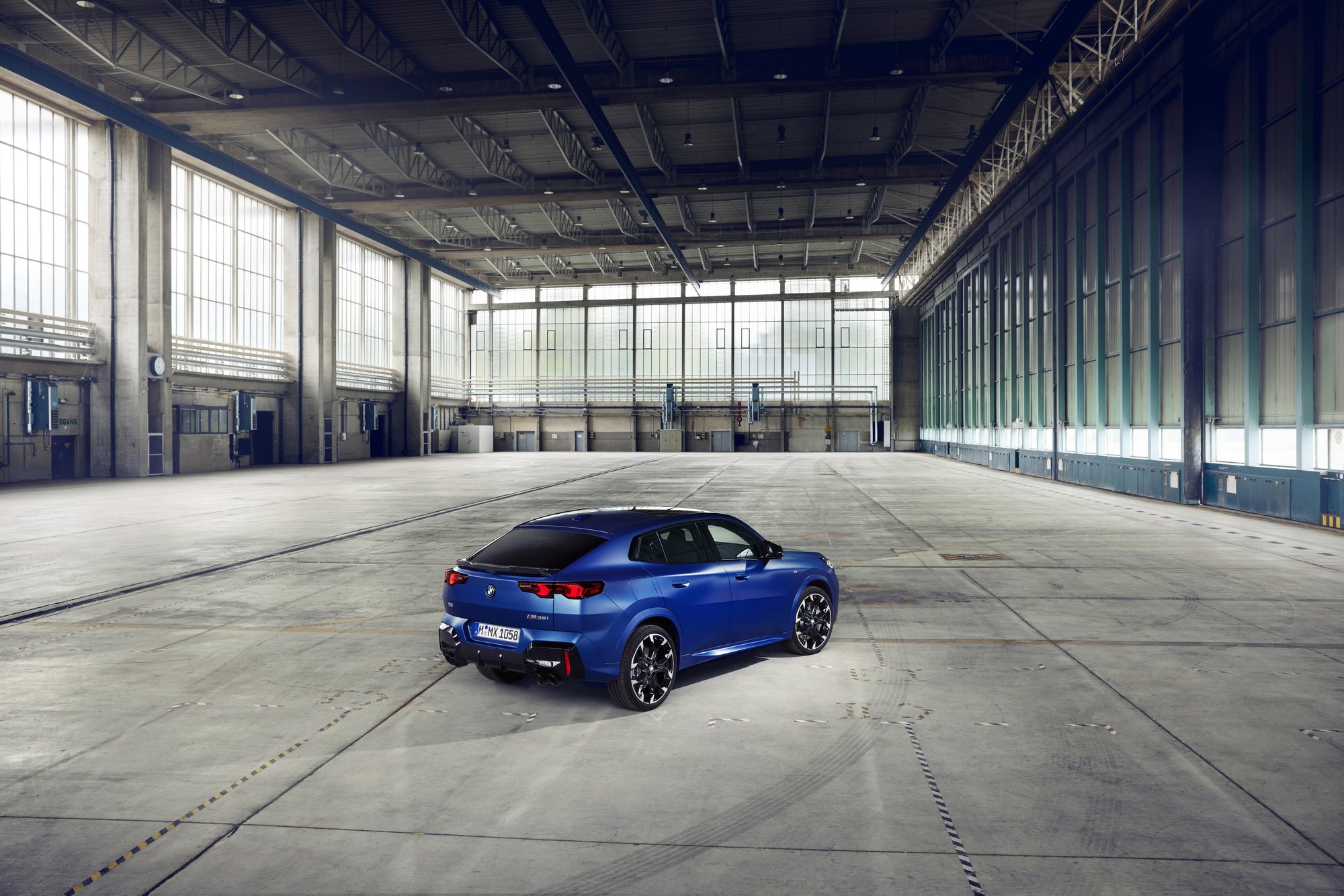 P90525112_highRes_the-all-new-bmw-x2-m