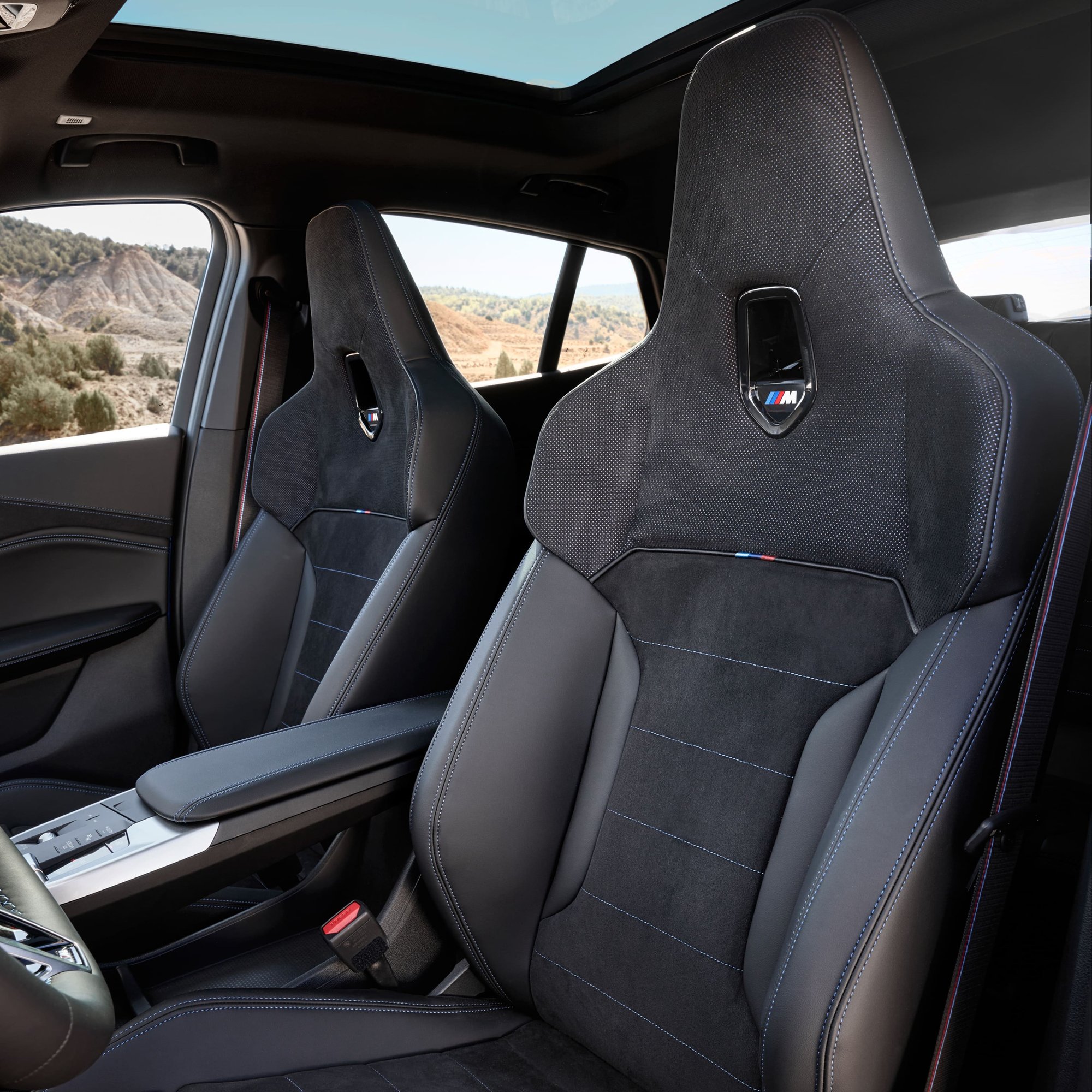 P90525144_highRes_the-all-new-bmw-x2-m