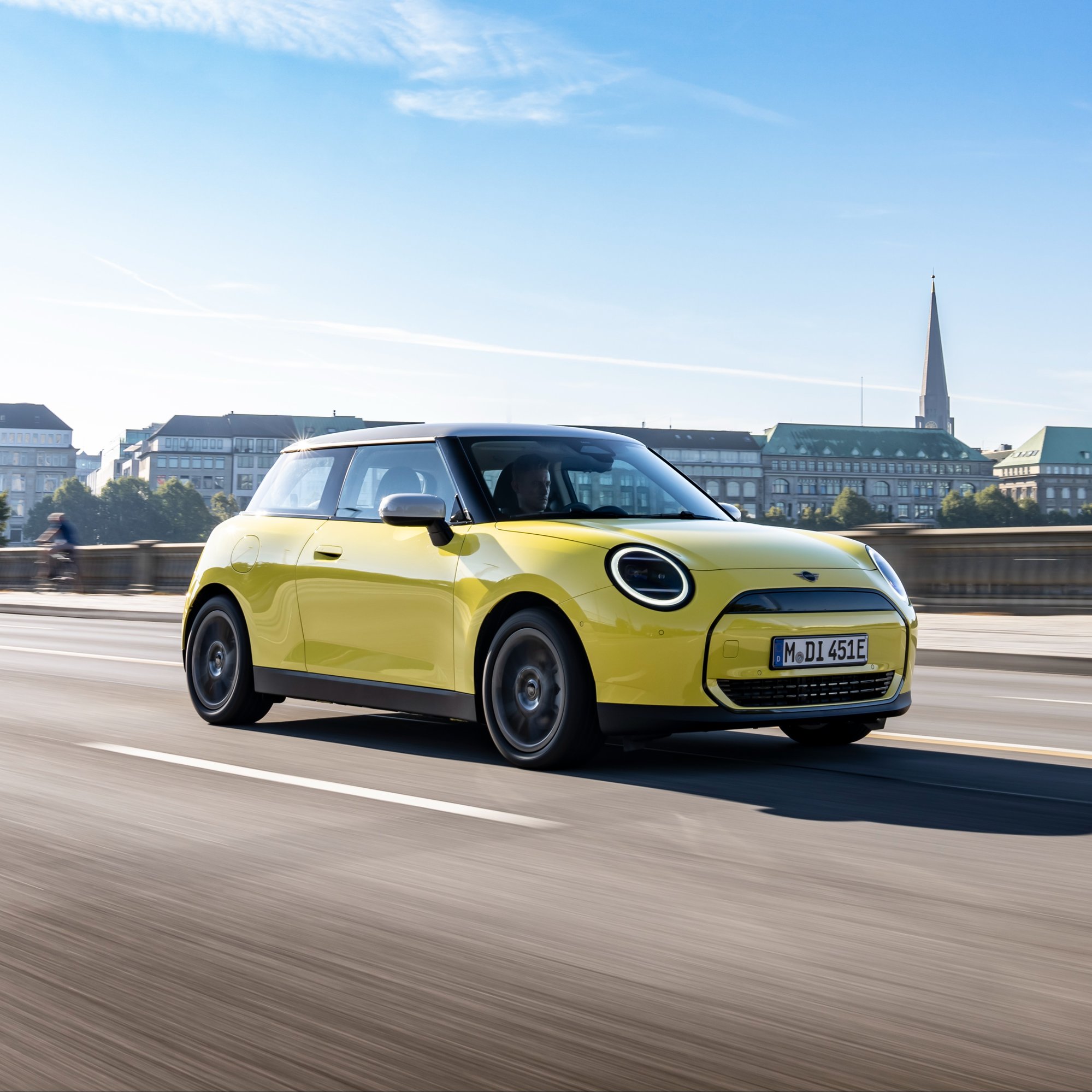 P90537188_highRes_mini-cooper-e-02-202